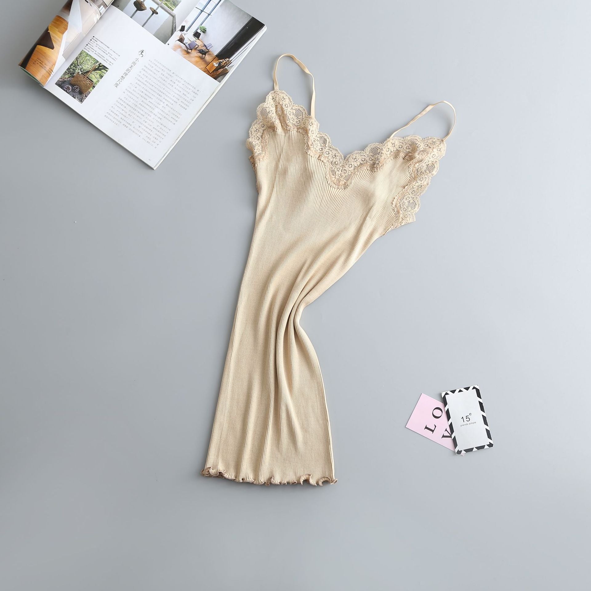Camisola de Seda Elástica con Encaje