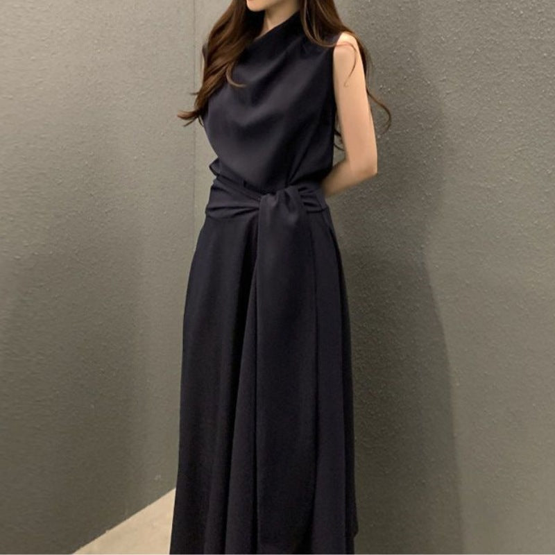 Vestido Midi Elegante con Tirantes y Cintura Marcada