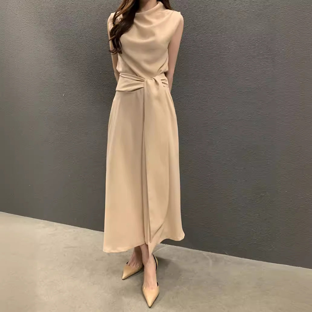 Vestido Midi Elegante con Tirantes y Cintura Marcada