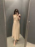 Vestido Midi Elegante con Tirantes y Cintura Marcada