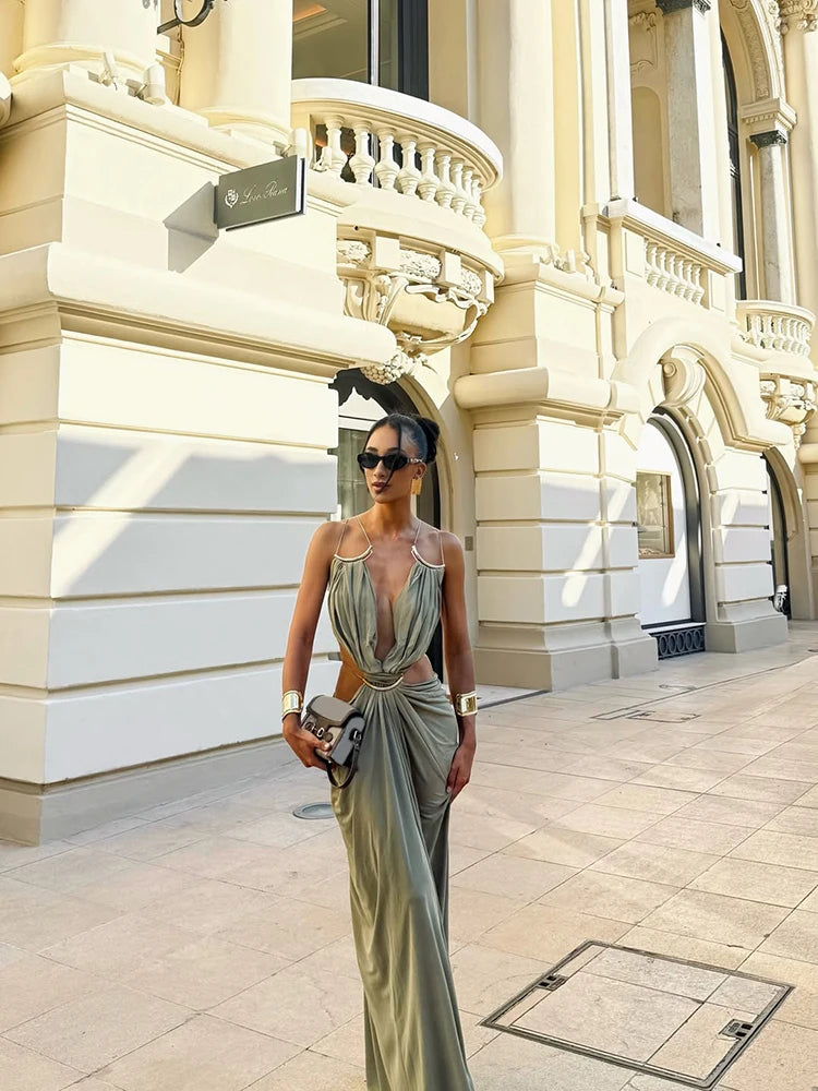 Vestido Maxi Espalda Descubierta con Detalle Metálico